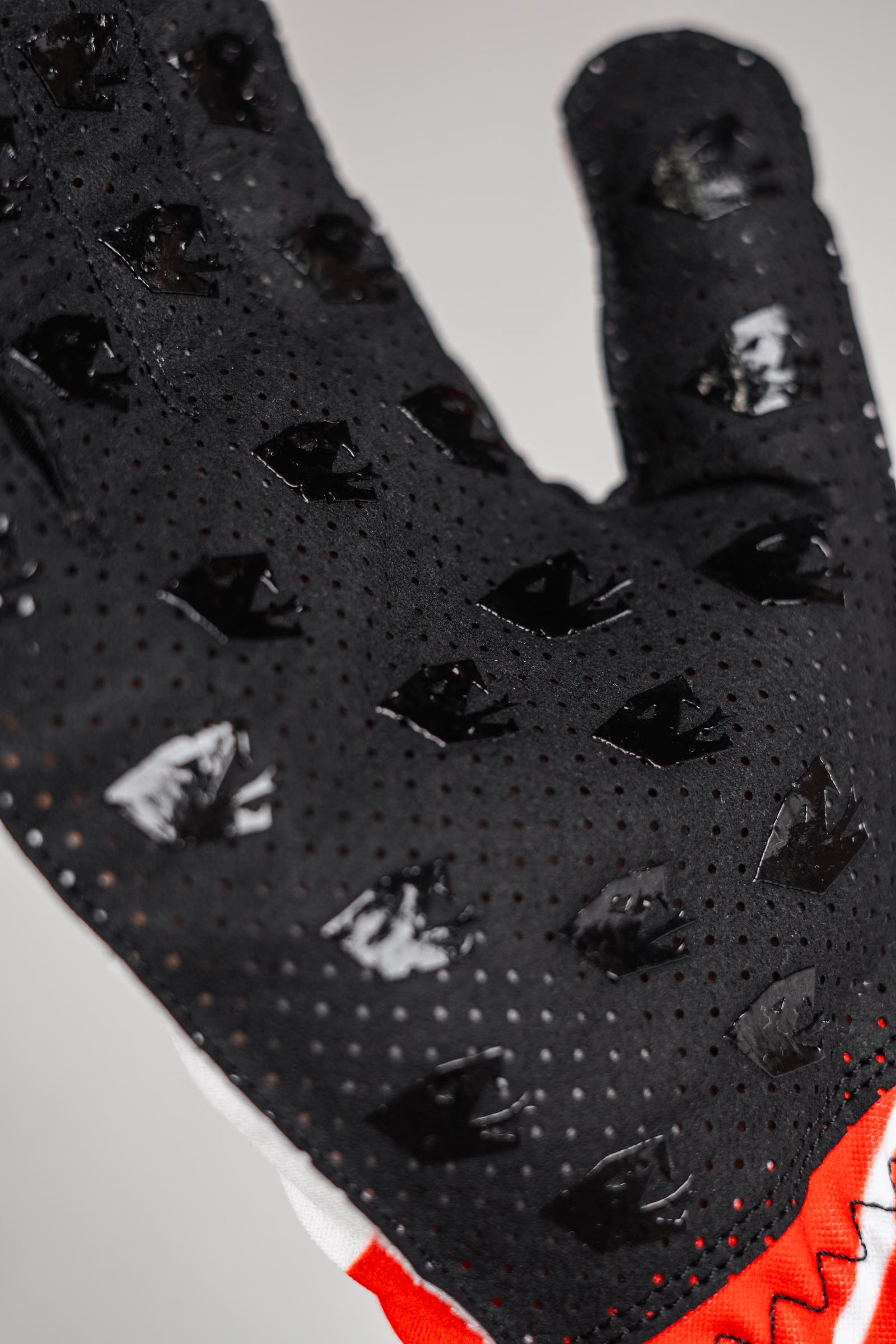 Close-up of the Crimson palm and its grip pads.